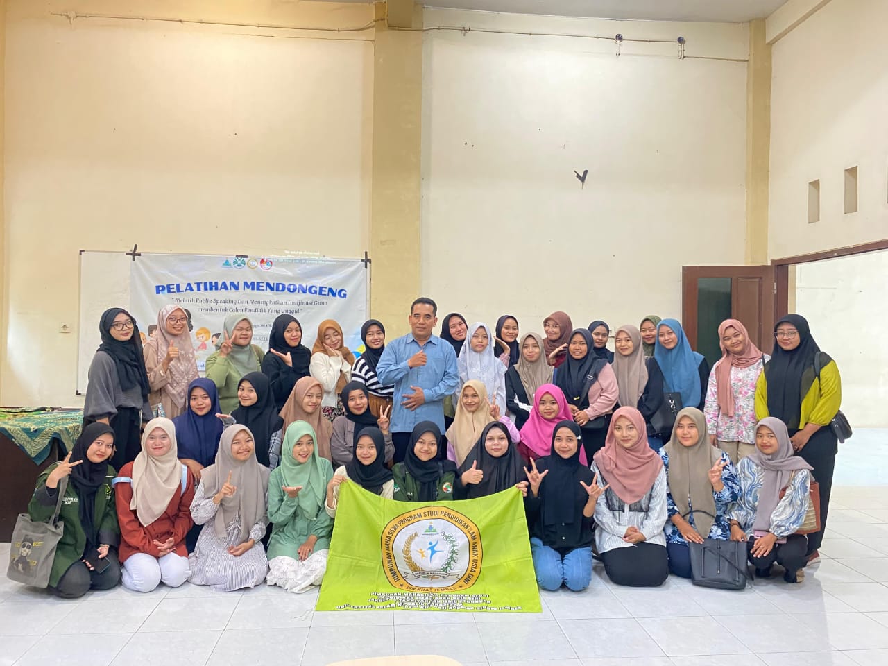 Dalam Rangka Mewujudkan Pembelajaran yang Menyenangkan, HMPS PIAUD UIN KHAS Jember Gelar Pelatihan Mendongeng